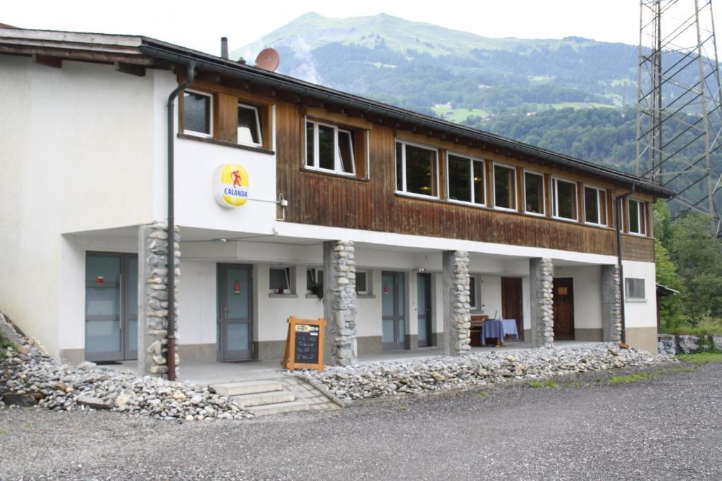 Sporti Grusch Hostel Exterior photo