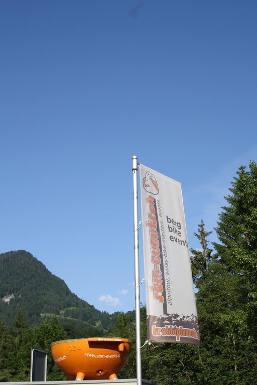 Sporti Grusch Hostel Exterior photo