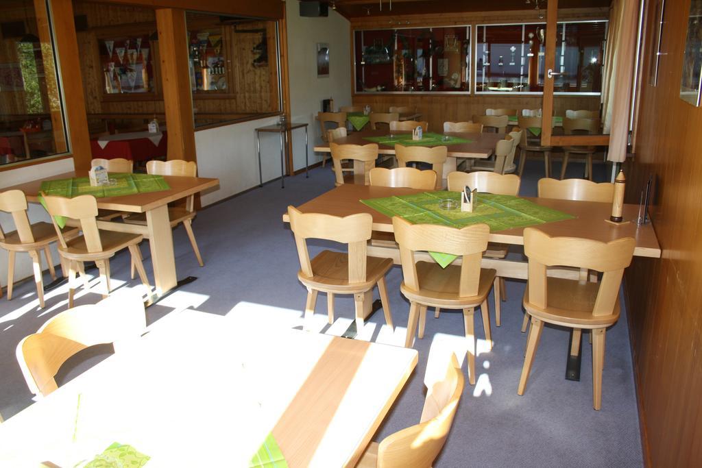 Sporti Grusch Hostel Exterior photo
